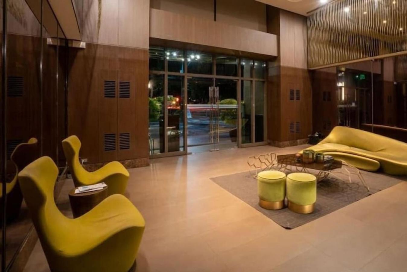 Holiday home Kl Tower Condo, Makati